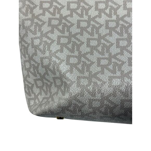 Signature DKNY, Ivory Grey Medium Tote Keychain - Picture 4 of 10